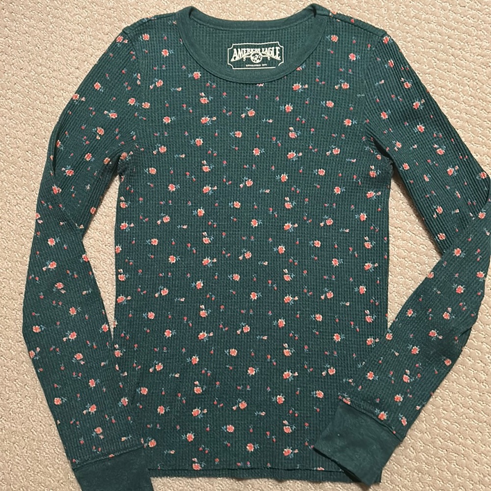 Women’s American Eagle thermal long sleeve. Size XS